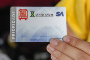 Read more about the article Adesão de idosos a cartão do transporte de Sto. André surpreende